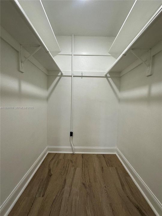 出租: $1,995 (1 贝兹, 1 浴室, 925 平方英尺)