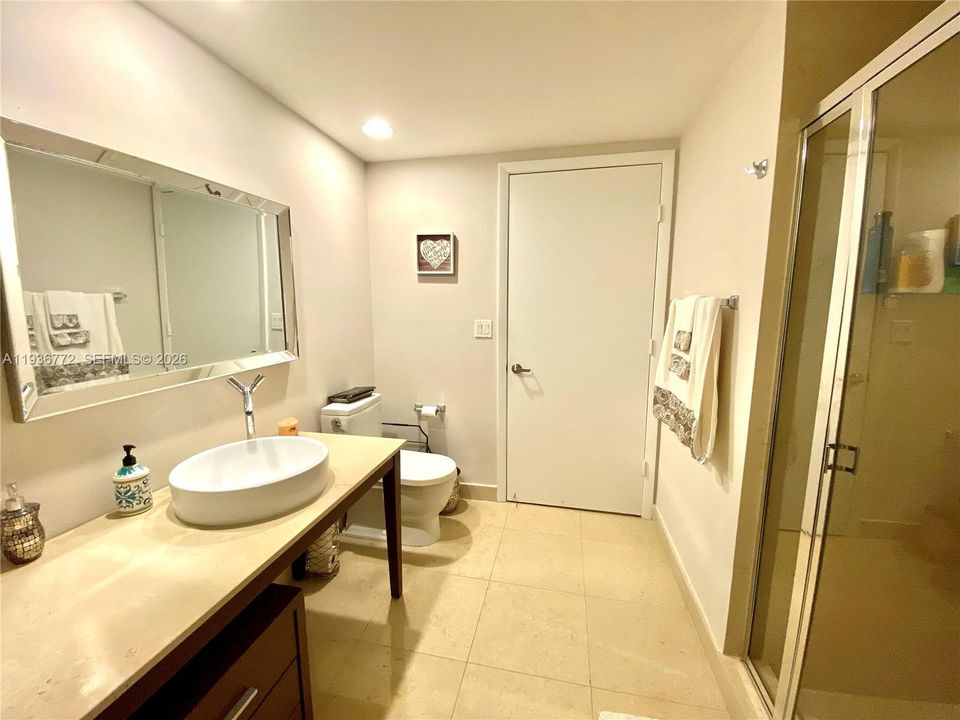 待售: $960,000 (2 贝兹, 2 浴室, 1450 平方英尺)