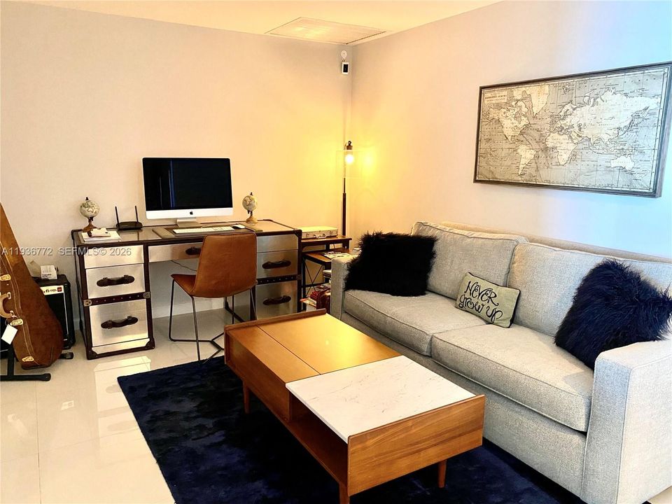 待售: $960,000 (2 贝兹, 2 浴室, 1450 平方英尺)