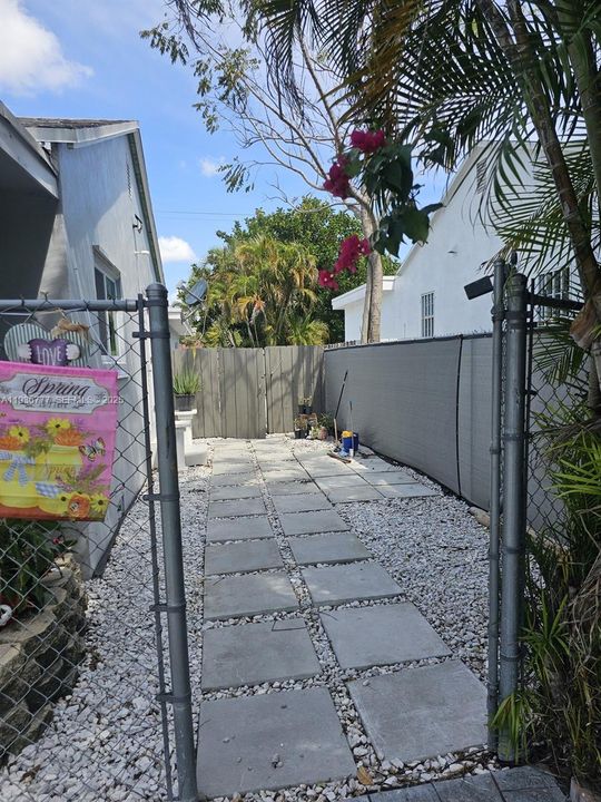 En Renta: $1,200 (1 camas, 1 baños, 1147 Pies cuadrados)