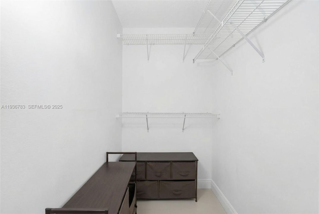 For Sale: $450,000 (2 beds, 2 baths, 1160 Square Feet)