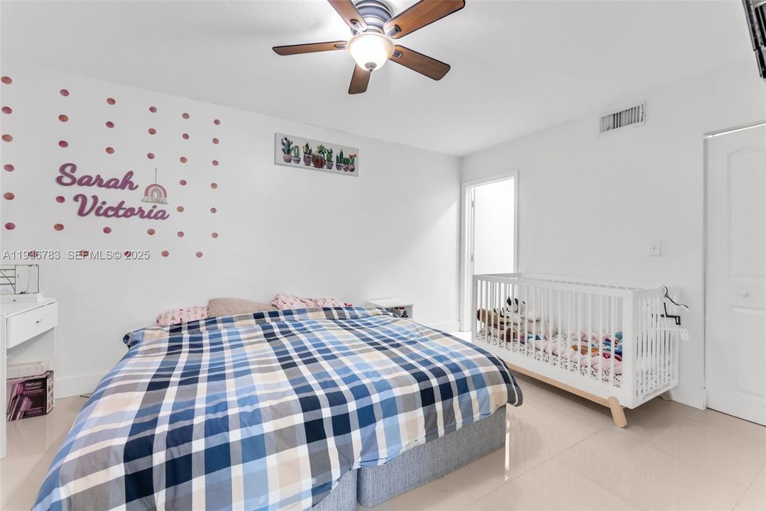 For Sale: $450,000 (2 beds, 2 baths, 1160 Square Feet)