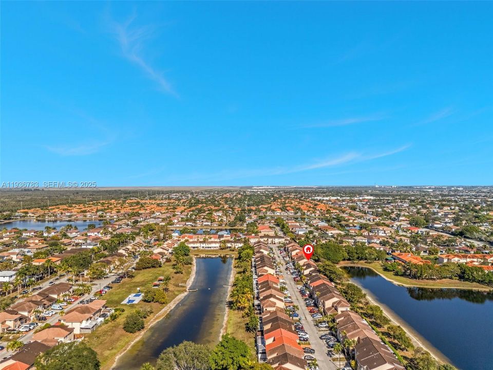 For Sale: $450,000 (2 beds, 2 baths, 1160 Square Feet)