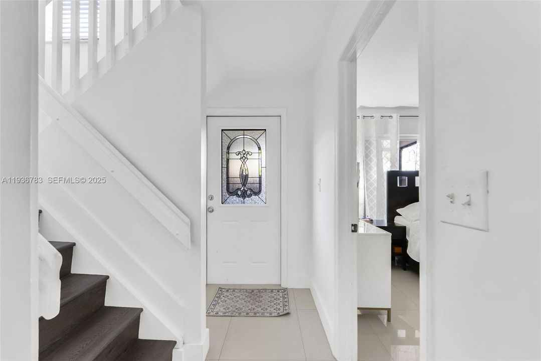 For Sale: $450,000 (2 beds, 2 baths, 1160 Square Feet)