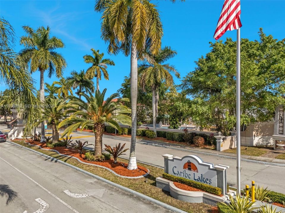 For Sale: $450,000 (2 beds, 2 baths, 1160 Square Feet)