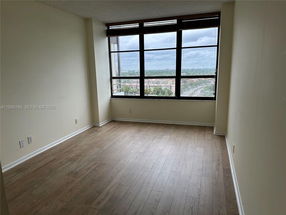 For Sale: $310,000 (2 beds, 2 baths, 1400 Square Feet)