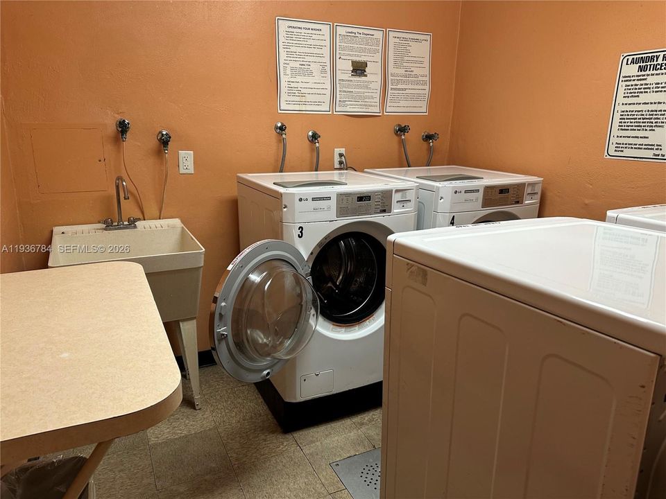 For Sale: $310,000 (2 beds, 2 baths, 1400 Square Feet)