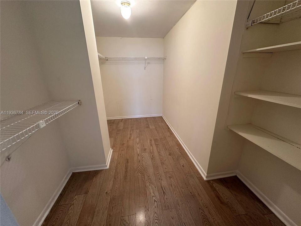 For Sale: $310,000 (2 beds, 2 baths, 1400 Square Feet)