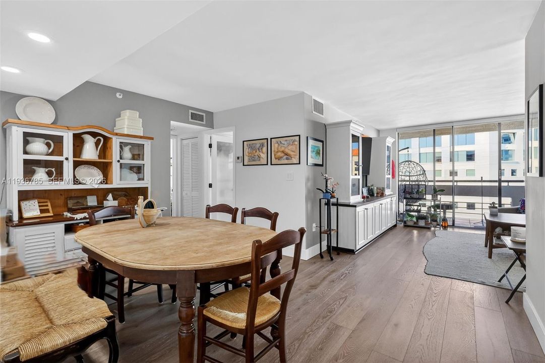 На продажу: $520,000 (2 спален, 2 ванн, 960 Квадратных фут)