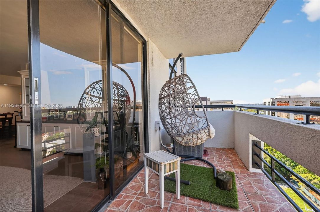 На продажу: $520,000 (2 спален, 2 ванн, 960 Квадратных фут)