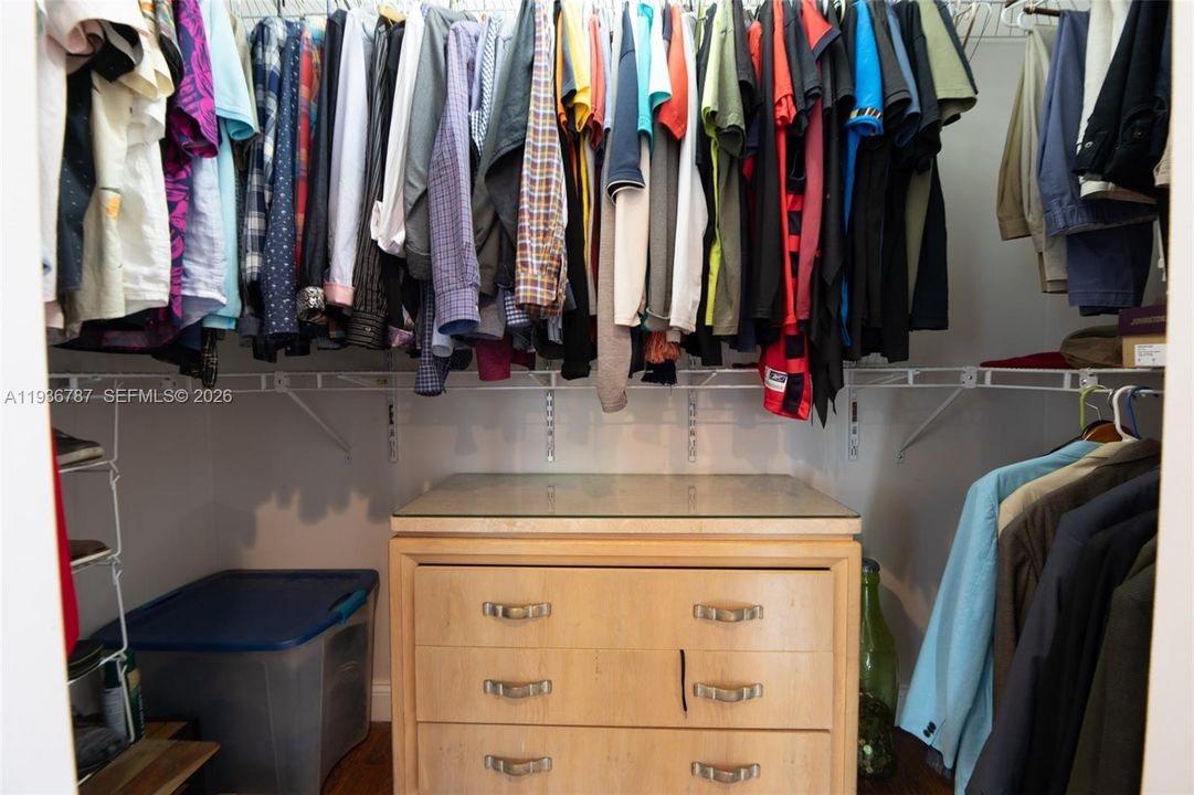 En Venta: $979,000 (3 camas, 2 baños, 1751 Pies cuadrados)