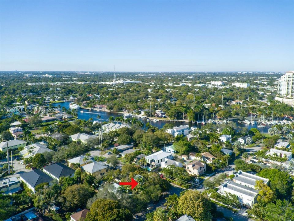 En Venta: $979,000 (3 camas, 2 baños, 1751 Pies cuadrados)