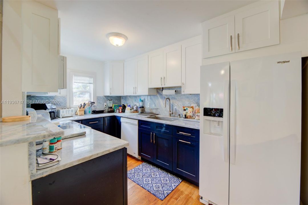 En Venta: $979,000 (3 camas, 2 baños, 1751 Pies cuadrados)