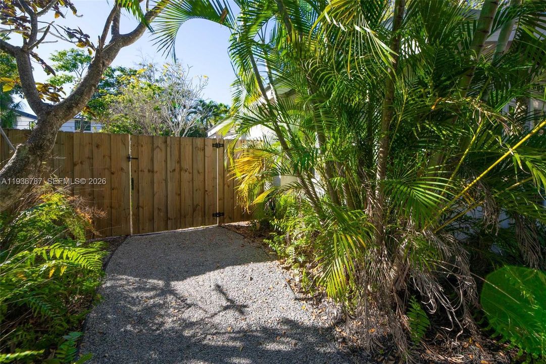 En Venta: $979,000 (3 camas, 2 baños, 1751 Pies cuadrados)