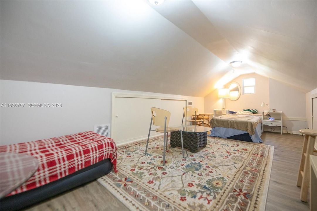 En Venta: $979,000 (3 camas, 2 baños, 1751 Pies cuadrados)