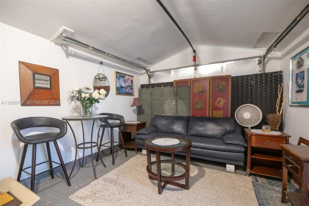 En Venta: $979,000 (3 camas, 2 baños, 1751 Pies cuadrados)