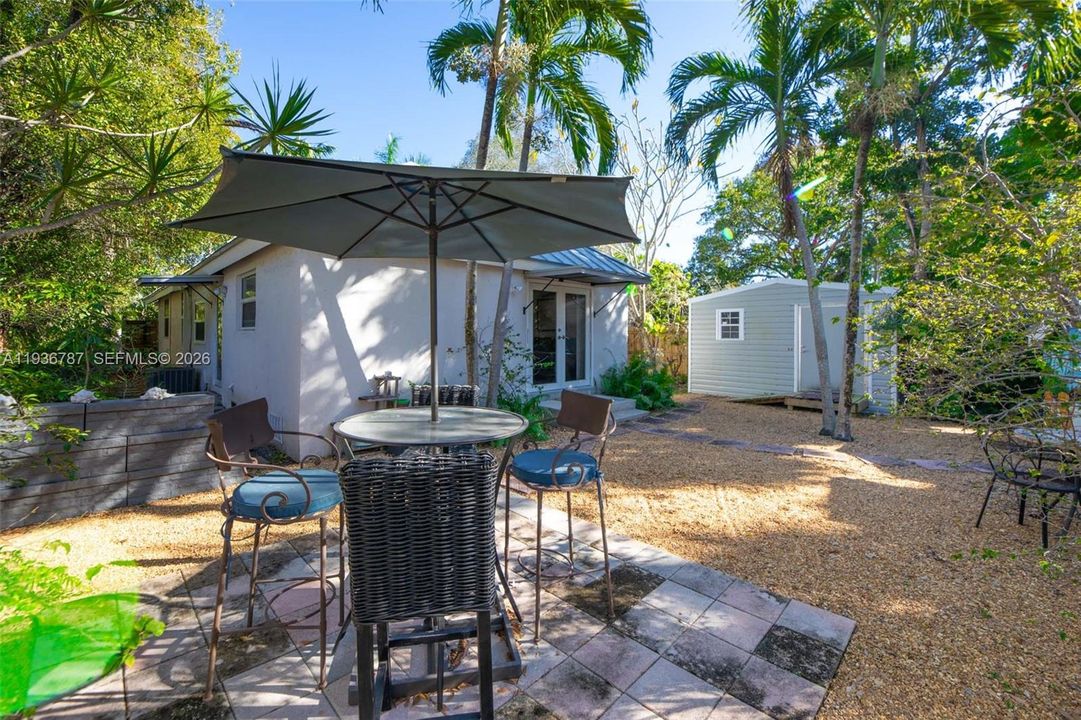 En Venta: $979,000 (3 camas, 2 baños, 1751 Pies cuadrados)