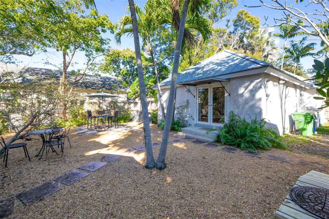 En Venta: $979,000 (3 camas, 2 baños, 1751 Pies cuadrados)