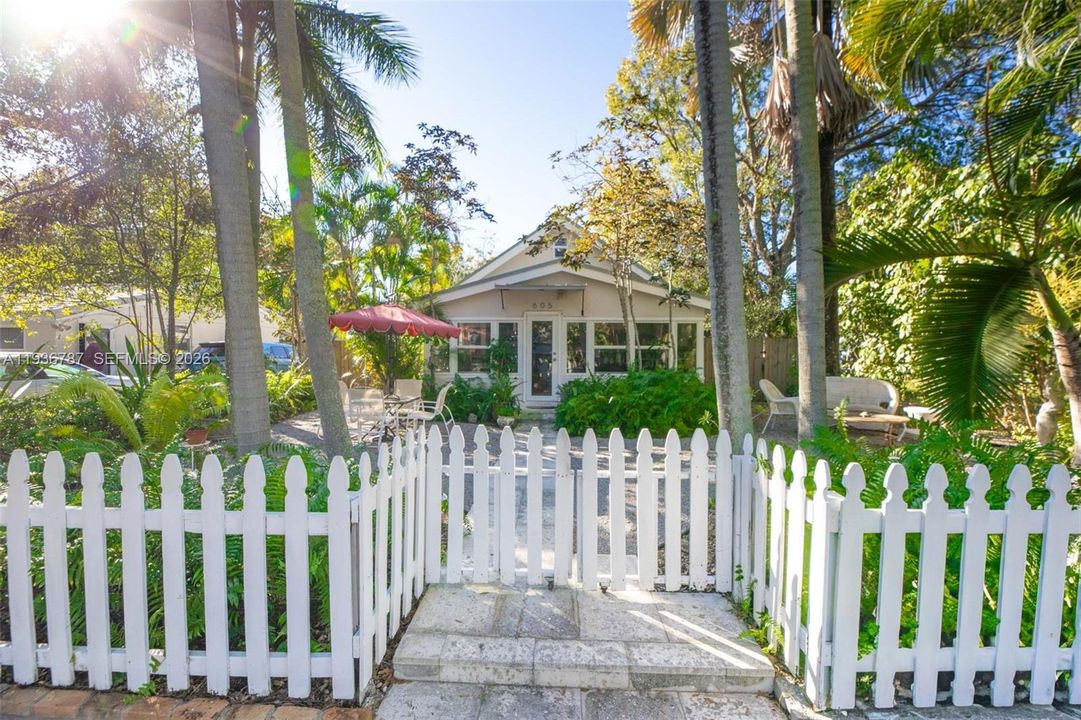 En Venta: $979,000 (3 camas, 2 baños, 1751 Pies cuadrados)