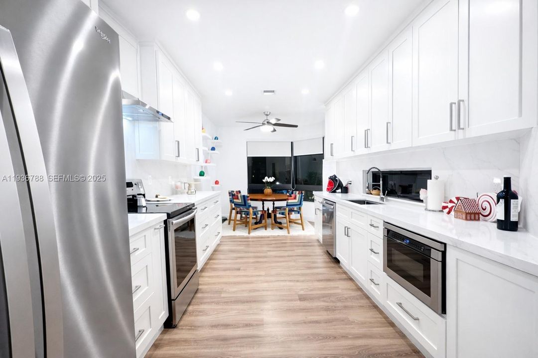 出租: $5,500 (2 贝兹, 3 浴室, 2057 平方英尺)