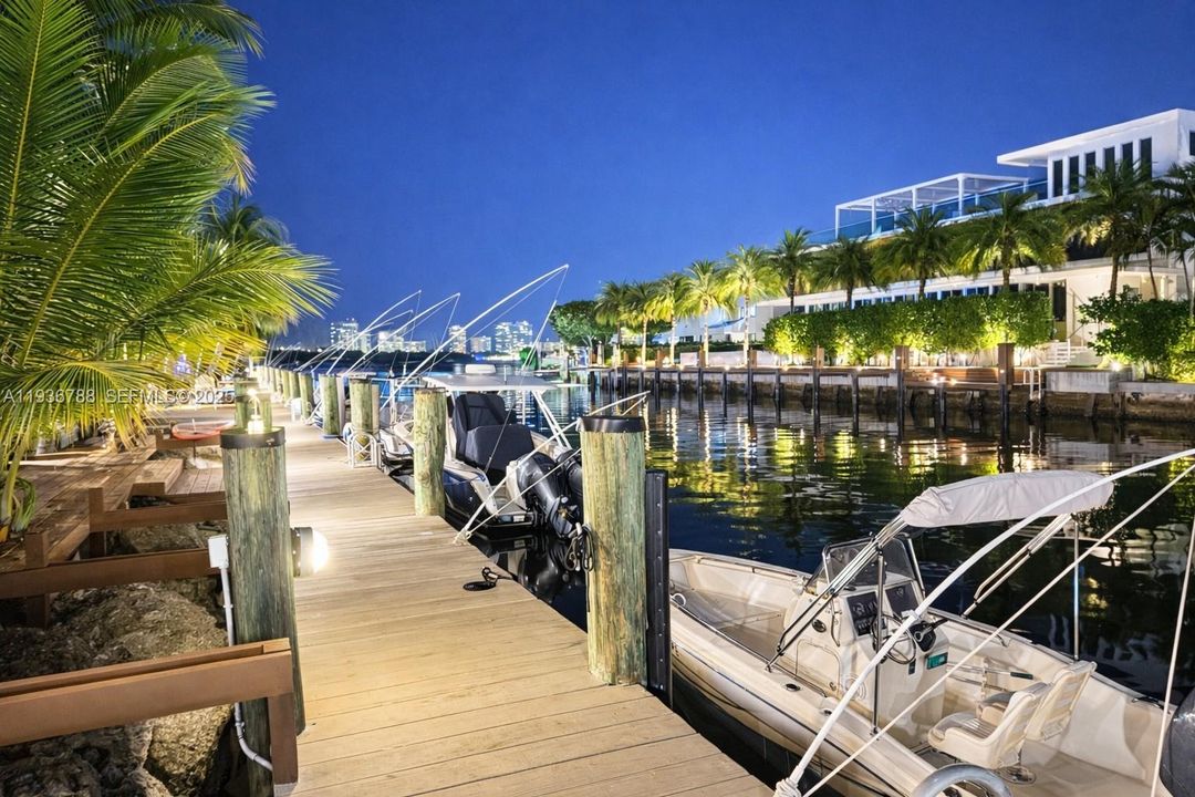 出租: $5,500 (2 贝兹, 3 浴室, 2057 平方英尺)