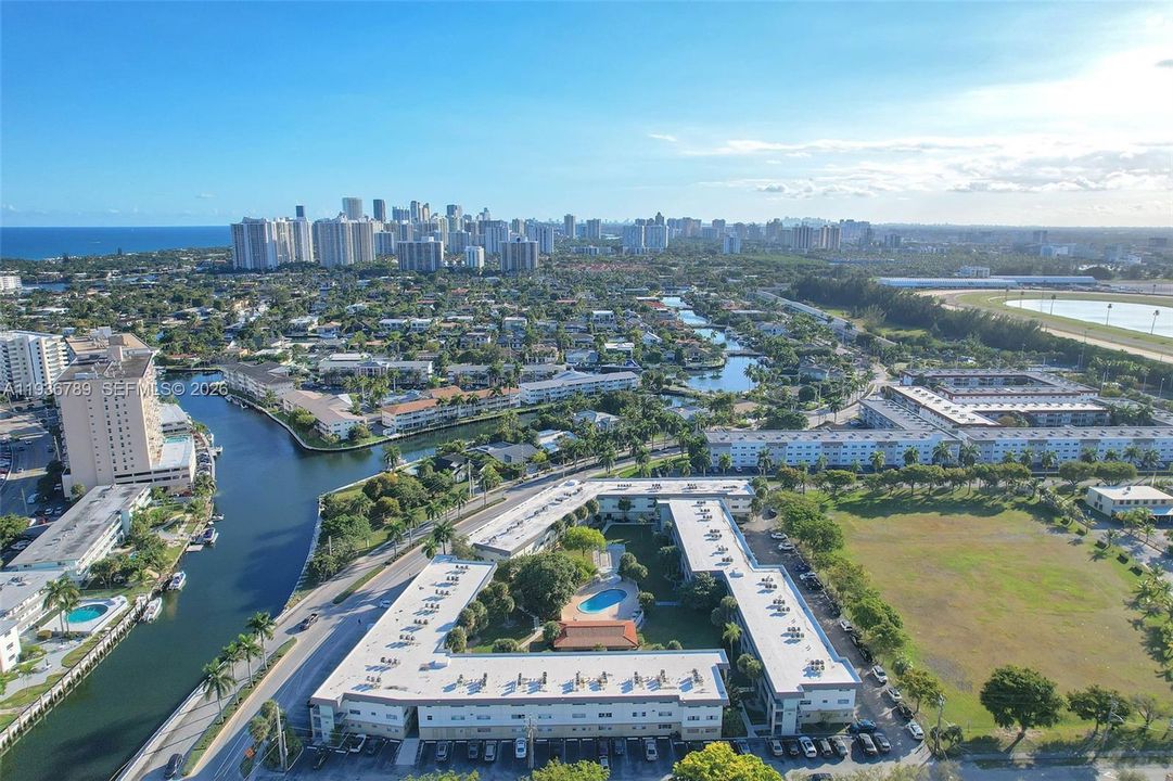 En Venta: $208,000 (2 camas, 2 baños, 965 Pies cuadrados)