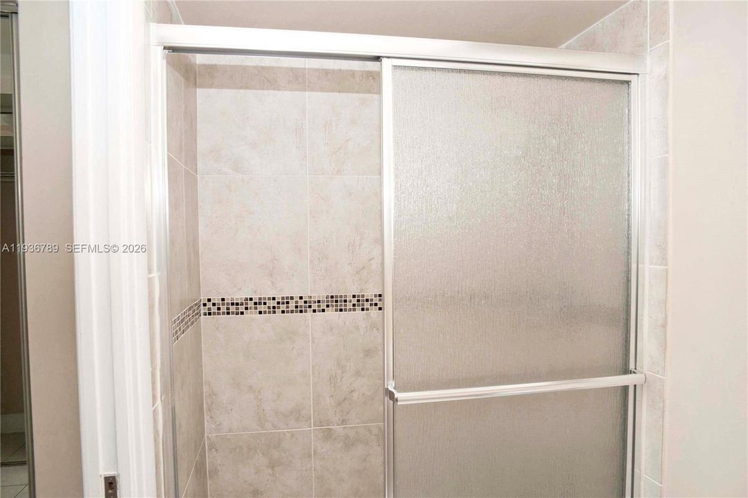 En Venta: $208,000 (2 camas, 2 baños, 965 Pies cuadrados)