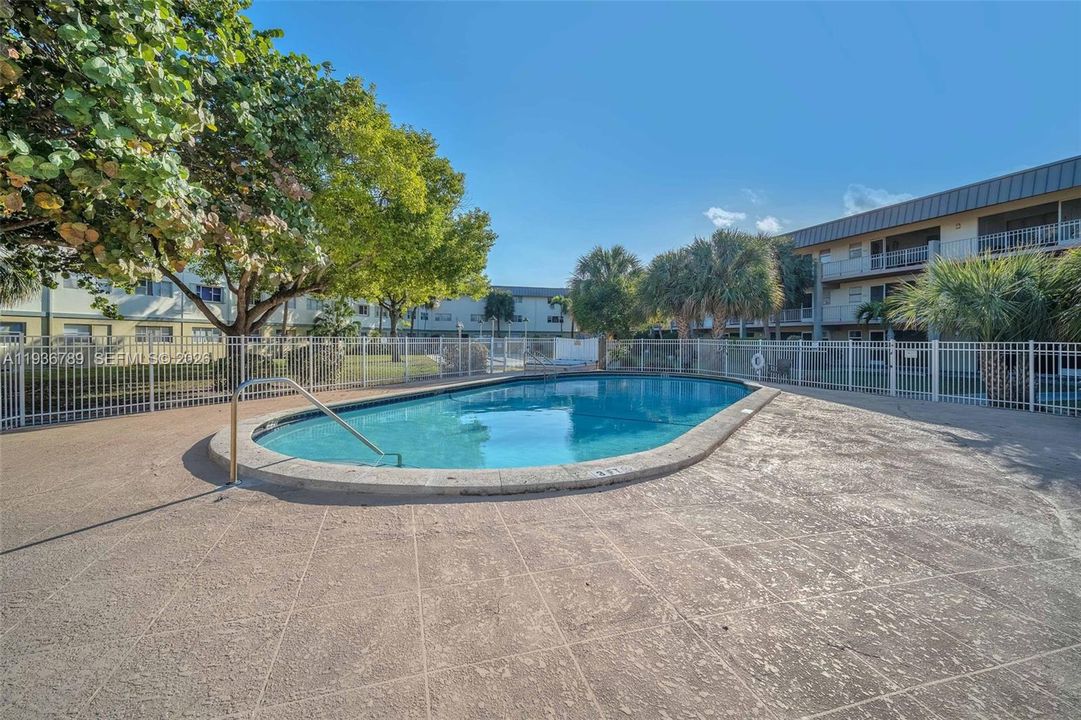 En Venta: $208,000 (2 camas, 2 baños, 965 Pies cuadrados)