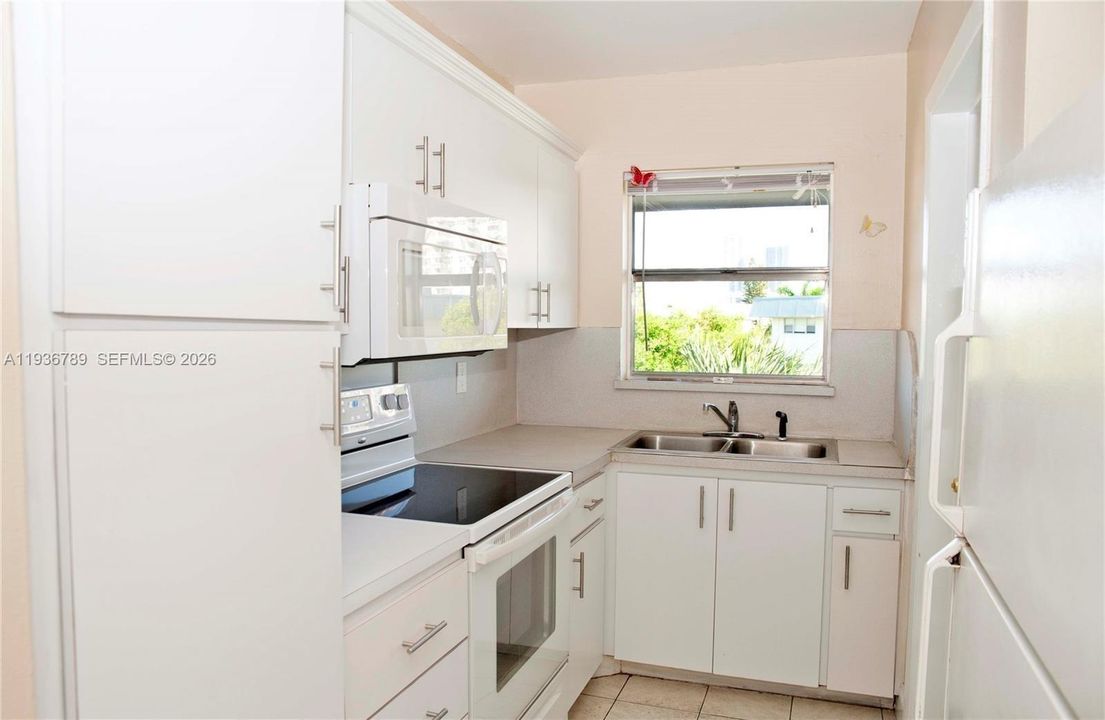 En Venta: $208,000 (2 camas, 2 baños, 965 Pies cuadrados)