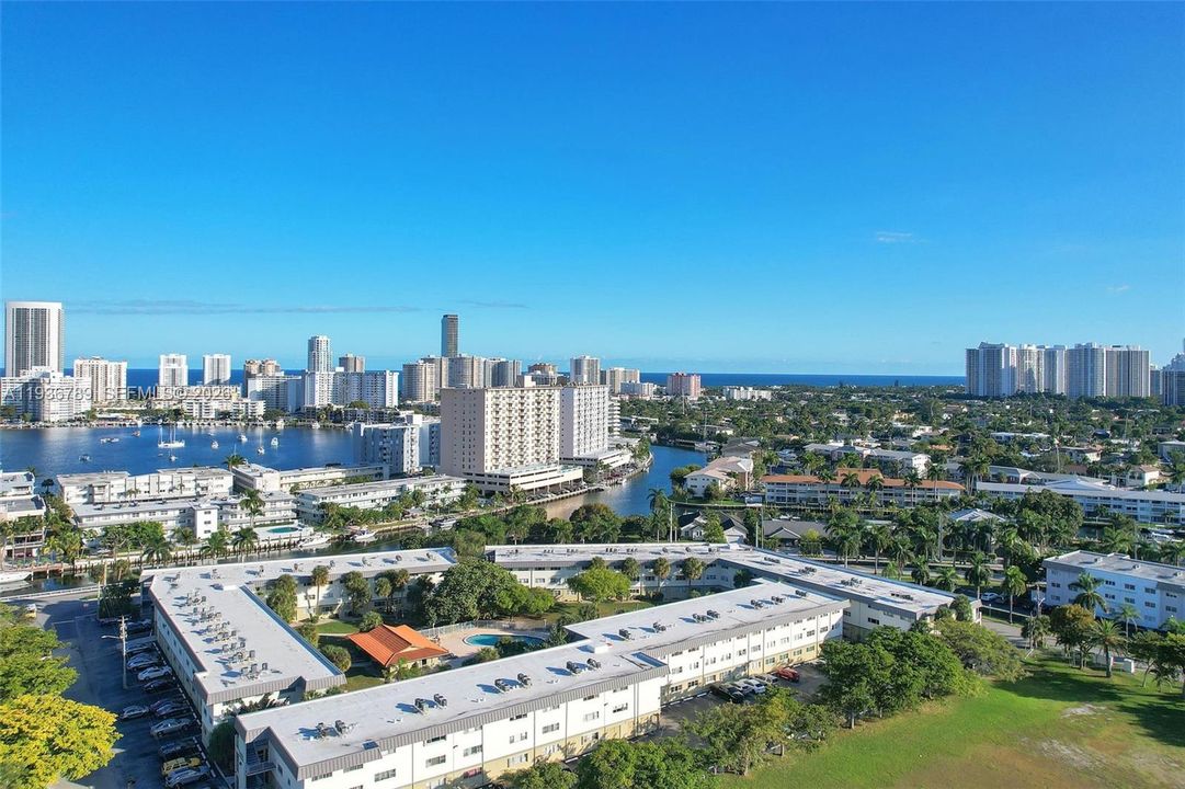 En Venta: $208,000 (2 camas, 2 baños, 965 Pies cuadrados)