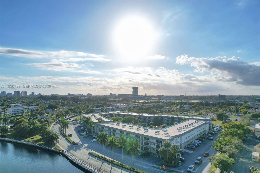 En Venta: $208,000 (2 camas, 2 baños, 965 Pies cuadrados)