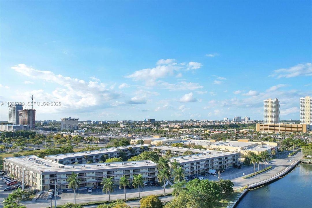 En Venta: $208,000 (2 camas, 2 baños, 965 Pies cuadrados)