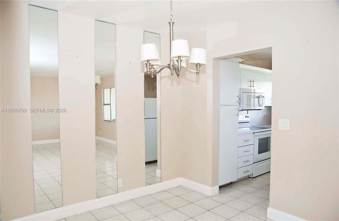 En Venta: $208,000 (2 camas, 2 baños, 965 Pies cuadrados)