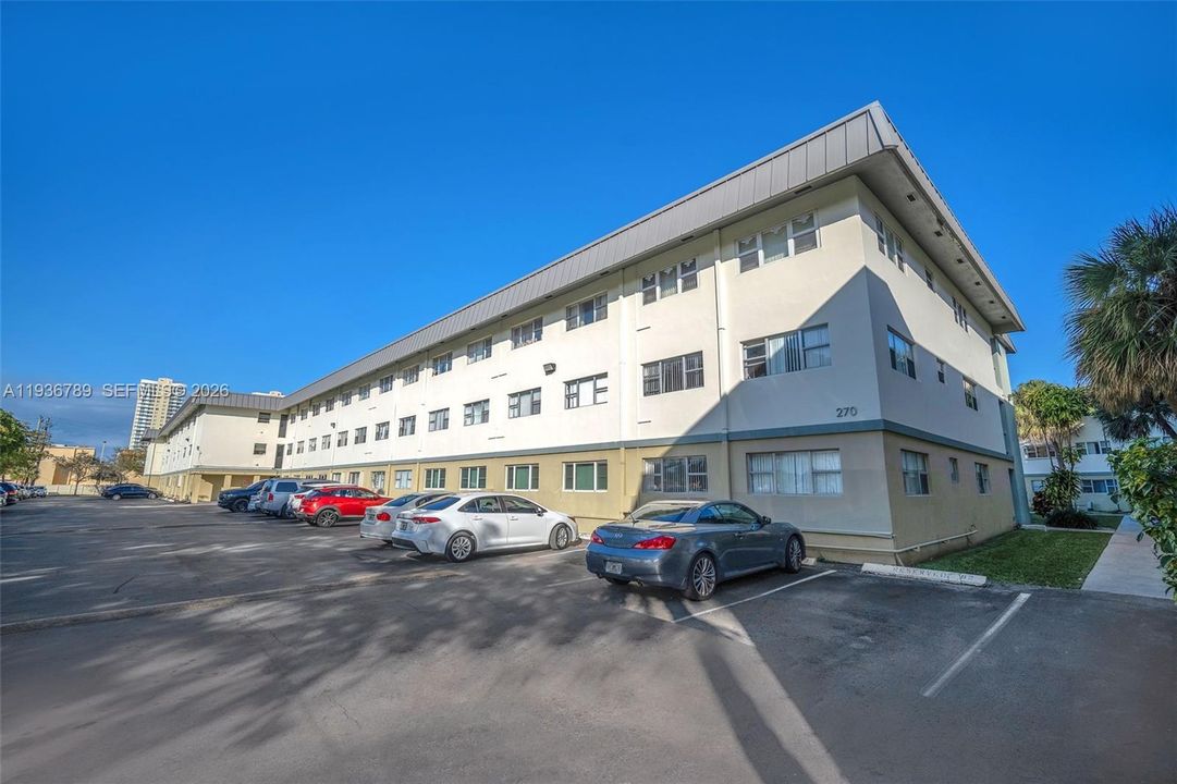 En Venta: $208,000 (2 camas, 2 baños, 965 Pies cuadrados)