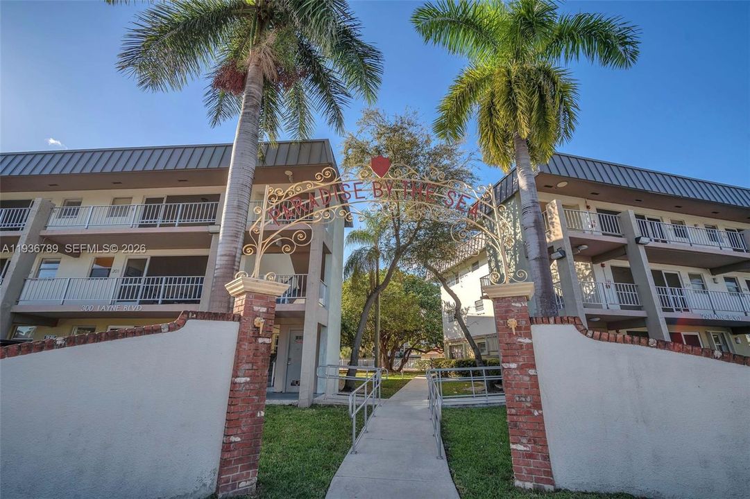 En Venta: $208,000 (2 camas, 2 baños, 965 Pies cuadrados)