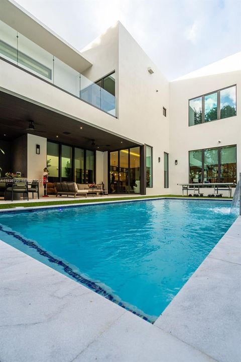 For Sale: $4,275,000 (5 beds, 5 baths, 4067 Square Feet)