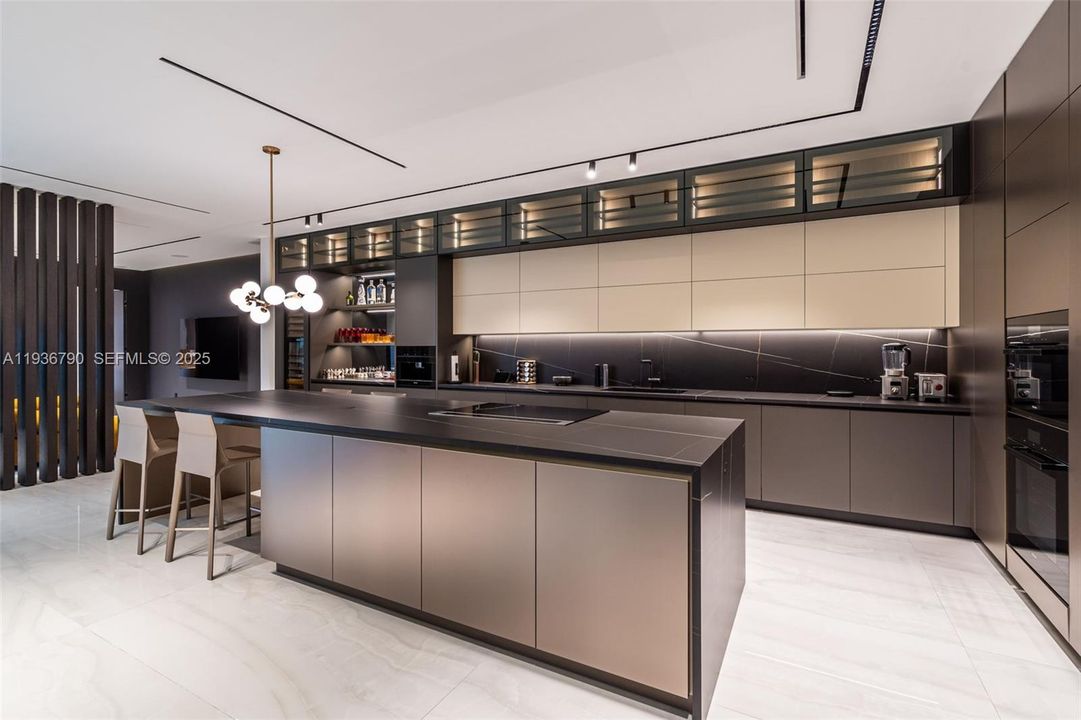 For Sale: $4,275,000 (5 beds, 5 baths, 4067 Square Feet)