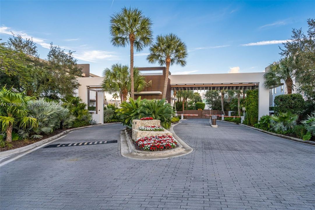 For Sale: $4,275,000 (5 beds, 5 baths, 4067 Square Feet)