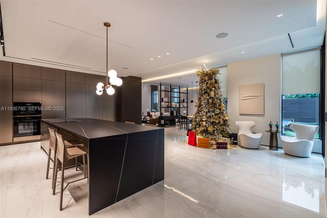 For Sale: $4,275,000 (5 beds, 5 baths, 4067 Square Feet)