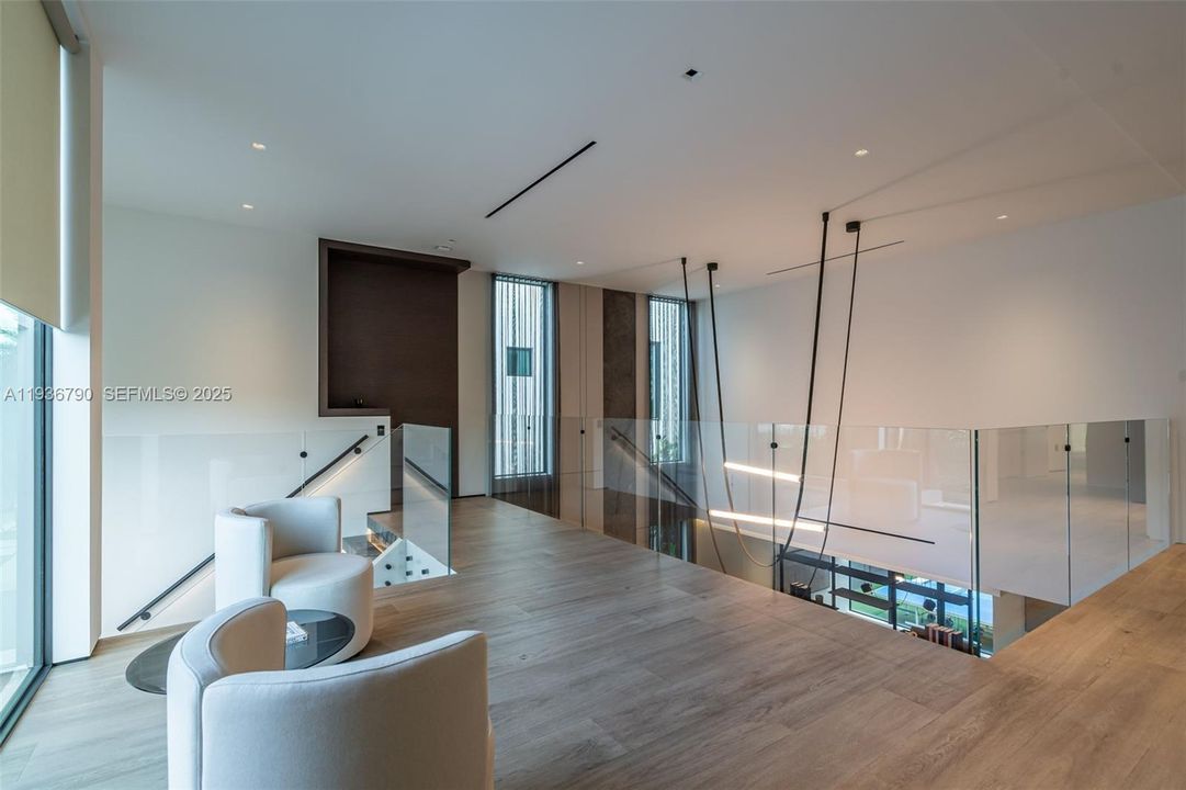 For Sale: $4,275,000 (5 beds, 5 baths, 4067 Square Feet)