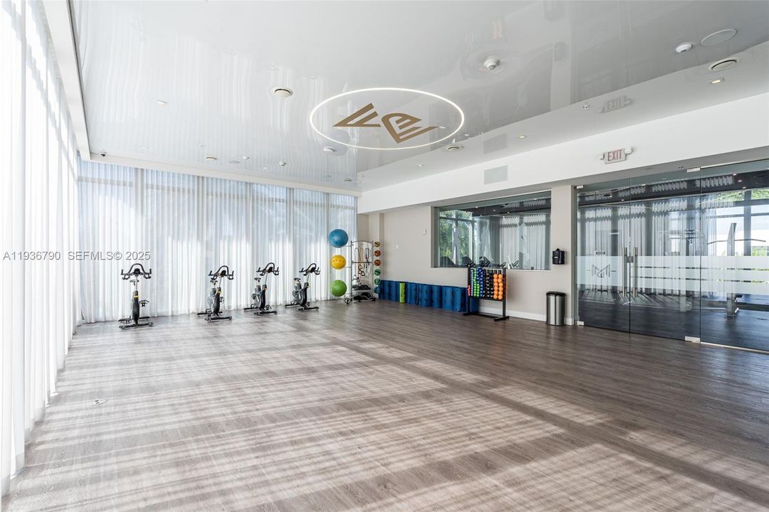 For Sale: $4,275,000 (5 beds, 5 baths, 4067 Square Feet)