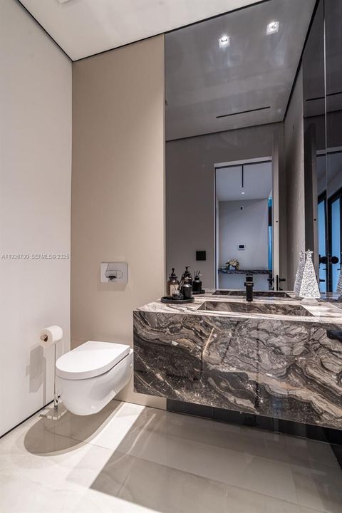 For Sale: $4,275,000 (5 beds, 5 baths, 4067 Square Feet)