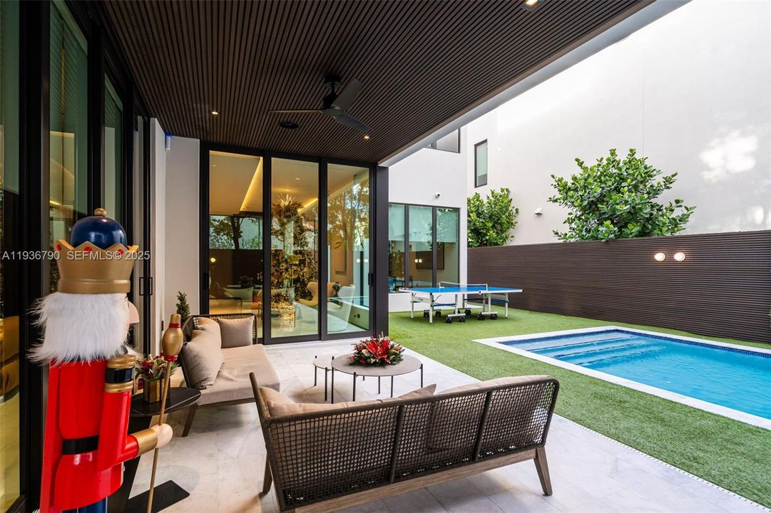 For Sale: $4,275,000 (5 beds, 5 baths, 4067 Square Feet)