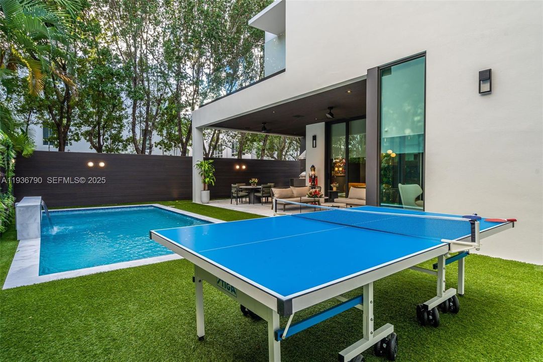 For Sale: $4,275,000 (5 beds, 5 baths, 4067 Square Feet)