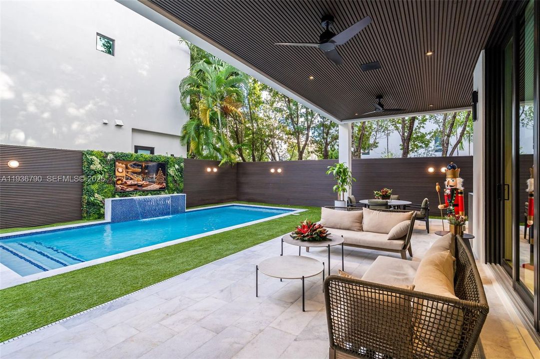 For Sale: $4,275,000 (5 beds, 5 baths, 4067 Square Feet)