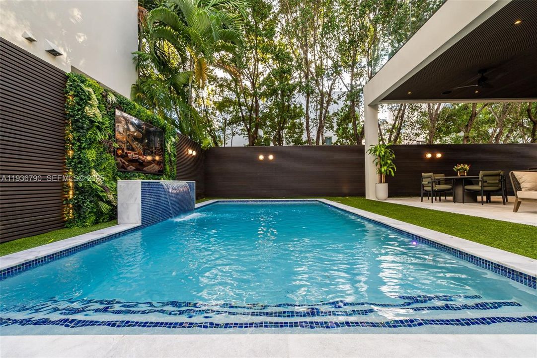 For Sale: $4,275,000 (5 beds, 5 baths, 4067 Square Feet)