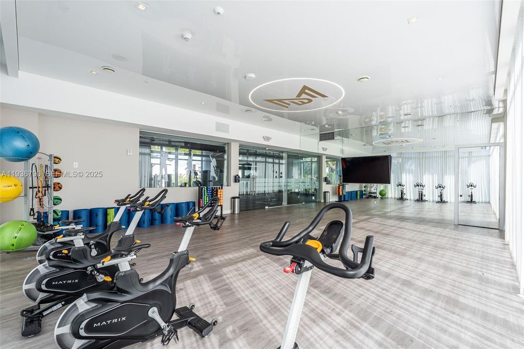 For Sale: $4,275,000 (5 beds, 5 baths, 4067 Square Feet)