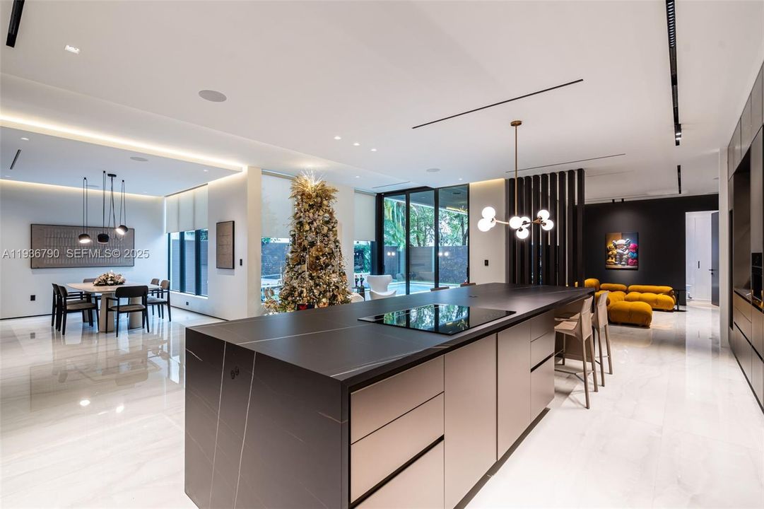 For Sale: $4,275,000 (5 beds, 5 baths, 4067 Square Feet)