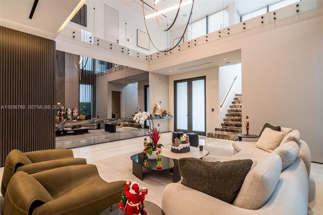 For Sale: $4,275,000 (5 beds, 5 baths, 4067 Square Feet)