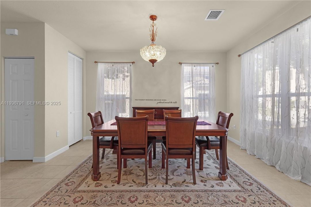 For Sale: $585,000 (4 beds, 3 baths, 1930 Square Feet)